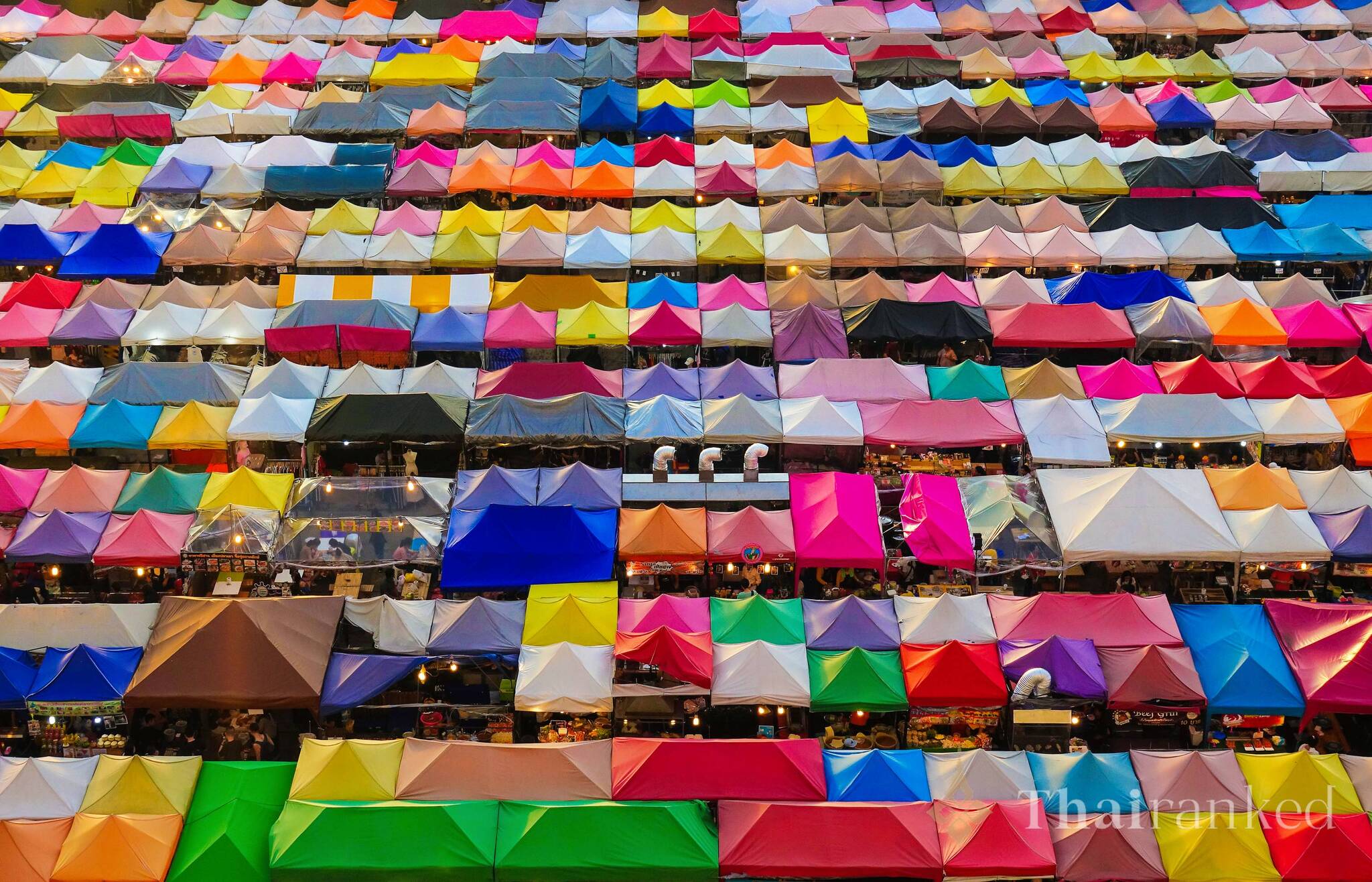 Train Night Market Srinakarin (Talad Rot Fai Srinakarin)