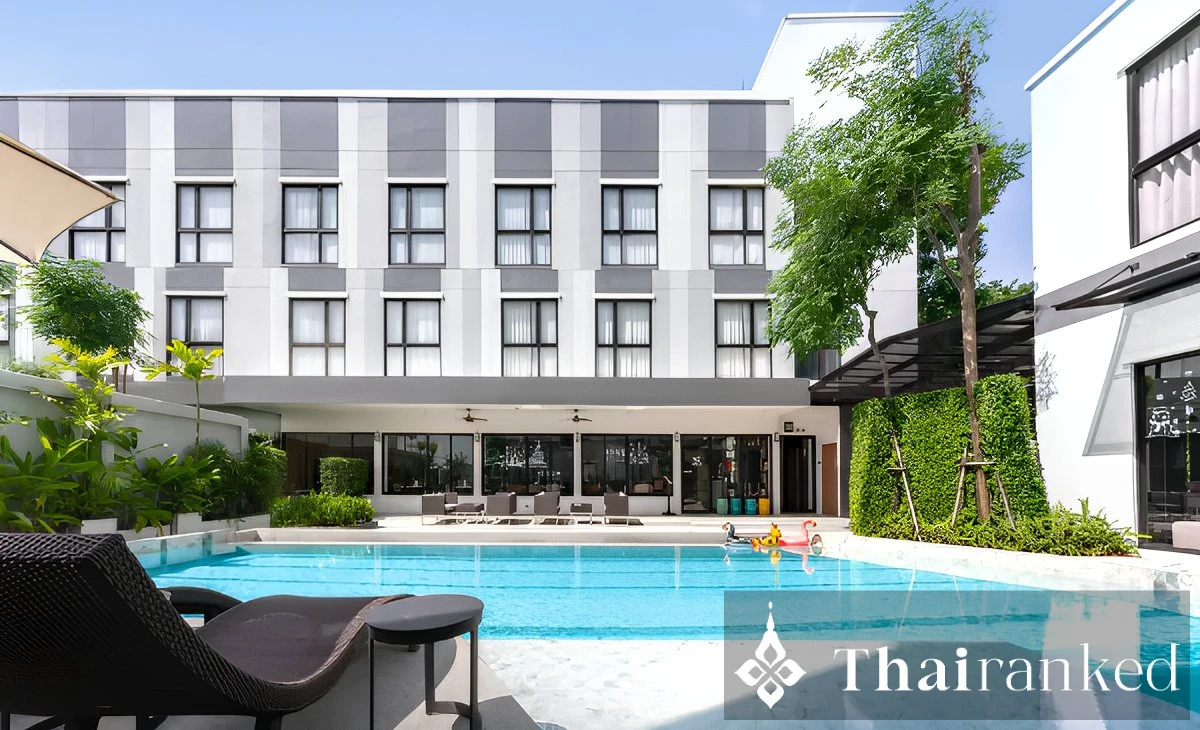 Gate43 Airport Hotel