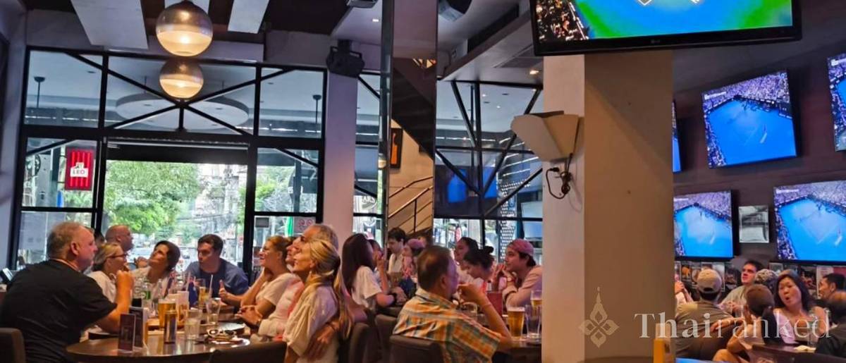 The Clubhouse Sports Bar & Grill (สุขุมวิท 23)