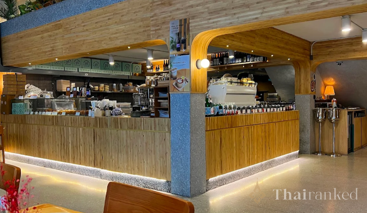 Sarnies Café Sukhumvit (BTS Phrom Phong)