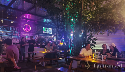 Hippie De Bar